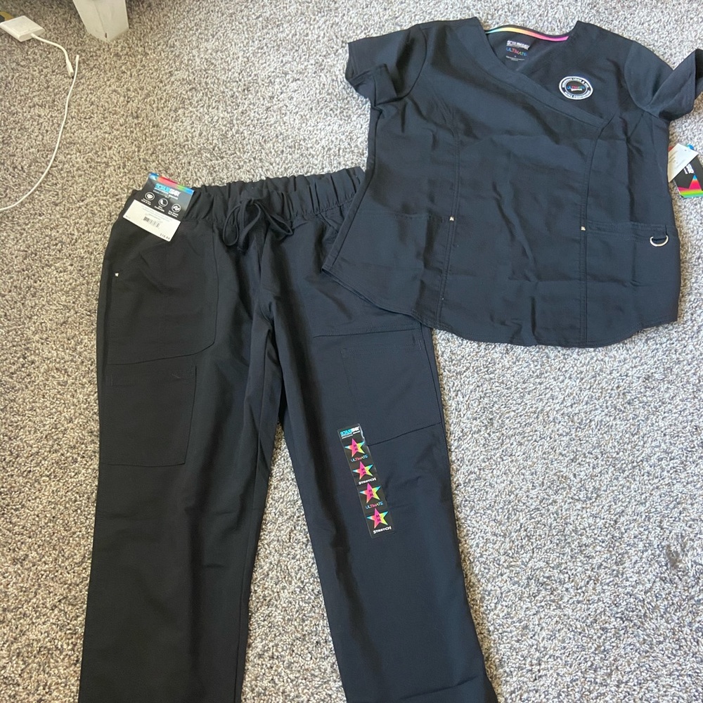 Never worn black jogger scrub set!